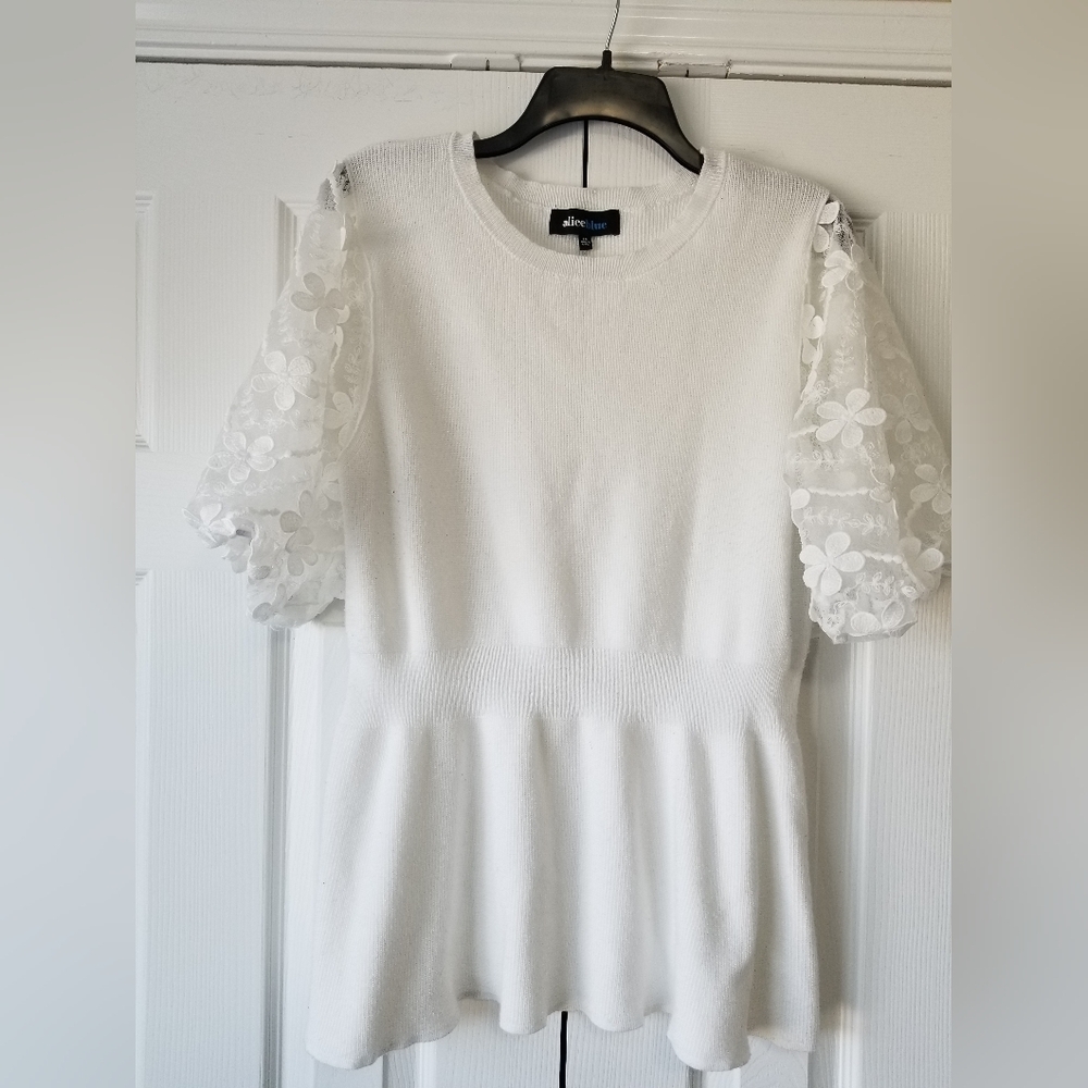 Ladies Peblem Puffed Sleeved Sweater